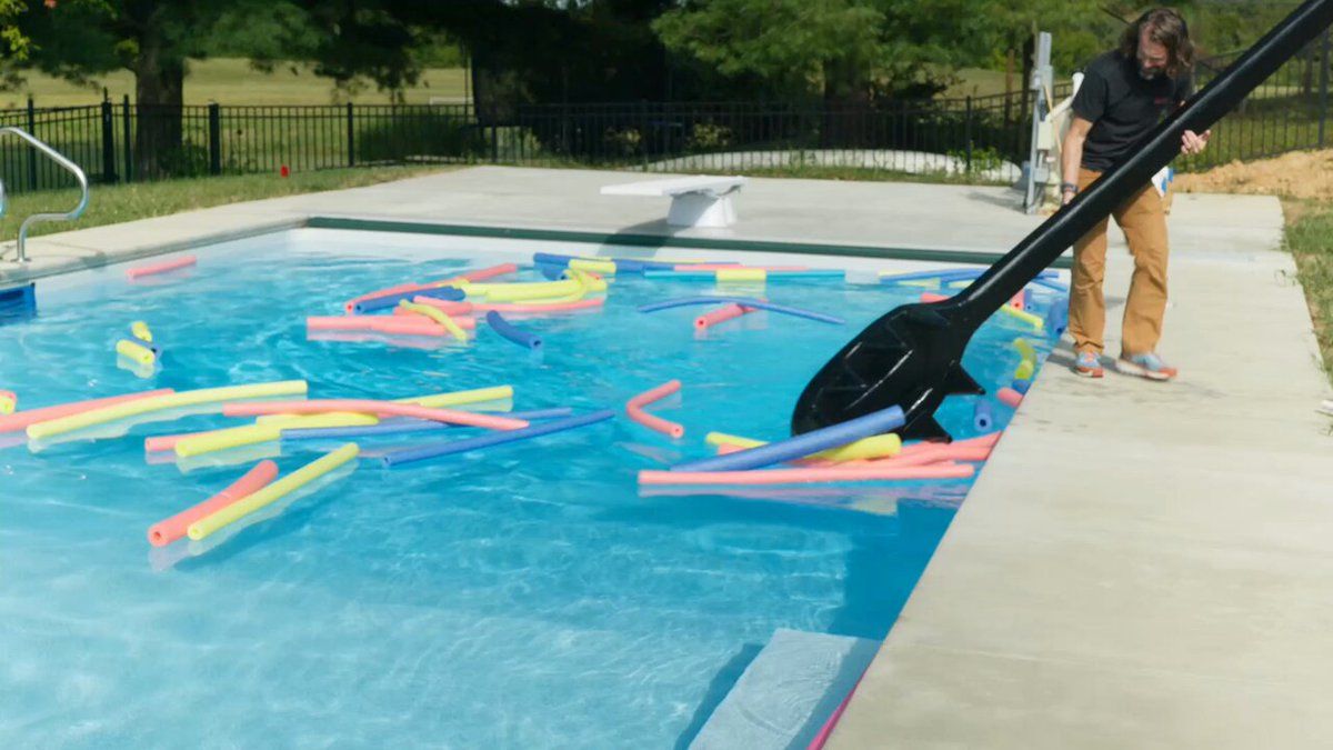 Giant Noodle Grabber grabbing giant noodles